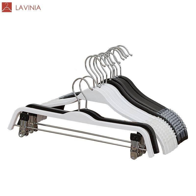 प्लास्टिक हैंगर